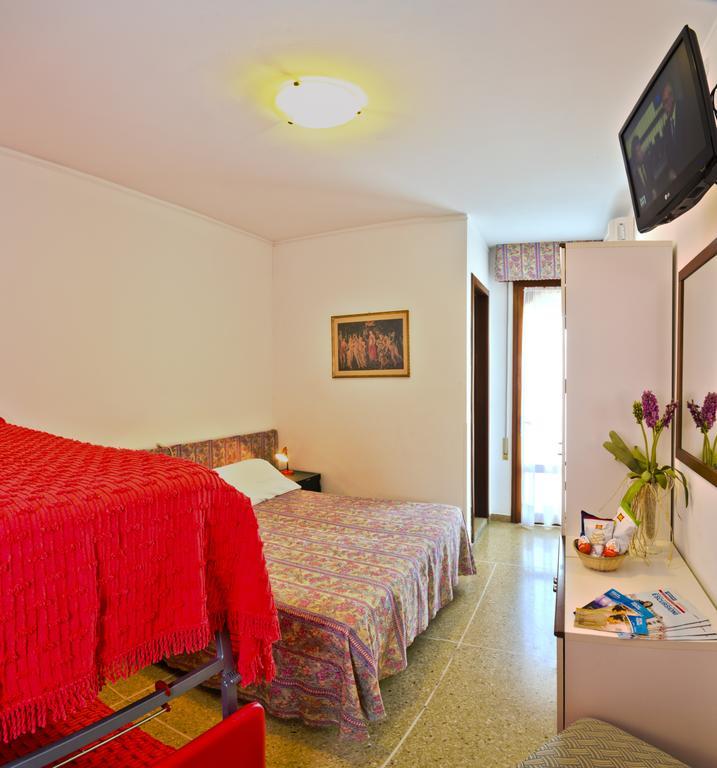 Hotel Nevada Bibione Exteriör bild